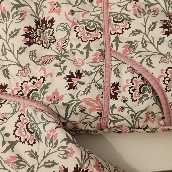 Abercrombie Kids QUILTED liner Floral Jacket Pink and Cream - Picture 4 of 9